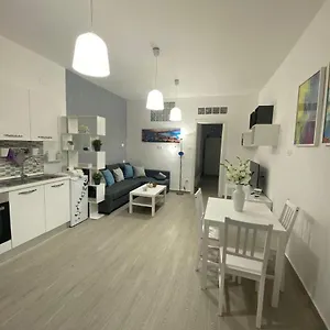 luli-house-napoli.hotels-amalfi.com/